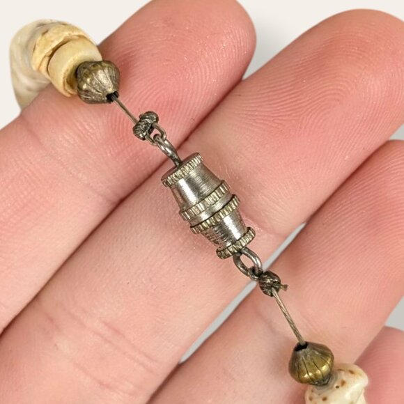 V. Puka Shell & Coral Beaded Necklace - Picture 5 of 6